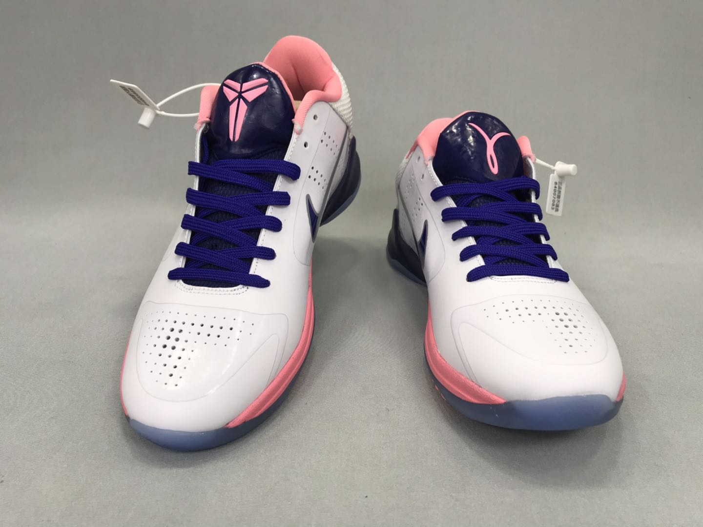 Nike Kobe 5 womens Protro Pink ribbon